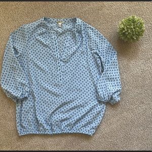 Dana Buchman 3/4 Sleeve v-neck top Small